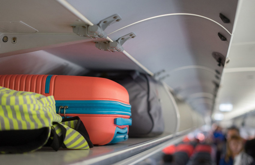 خرید چمدان مسافرتی - داخل کابین