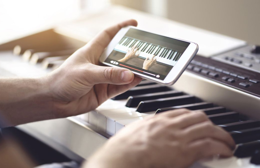 تفاوت پیانو دیجیتال و کیبورد ازلحاظ امکانات