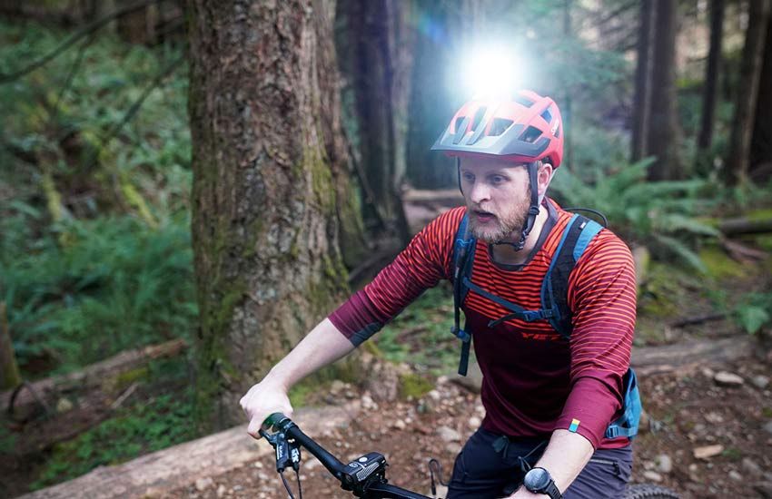 خرید کلاه دوچرخه سواری - کلاه با قابلیت نصب چراغ