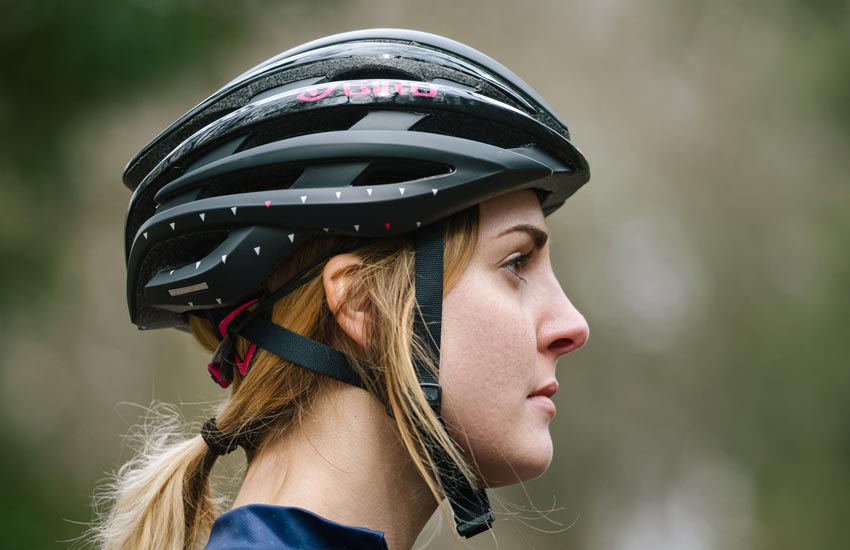 خرید کلاه دوچرخه سواری - کلاه باید راحت و اندازه سرتان باشد