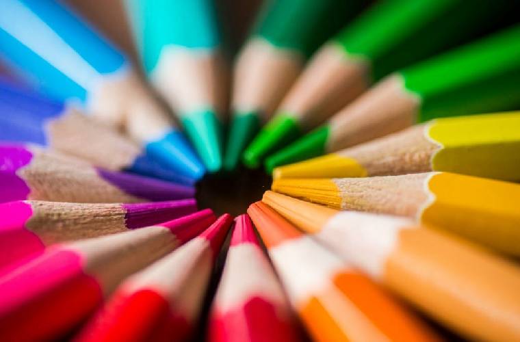 انواع مداد رنگی چیست؟