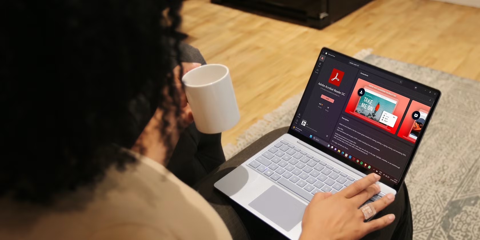 ادوبی آکروبات ریدر Adobe Acrobat Reader روی لپتاپ
