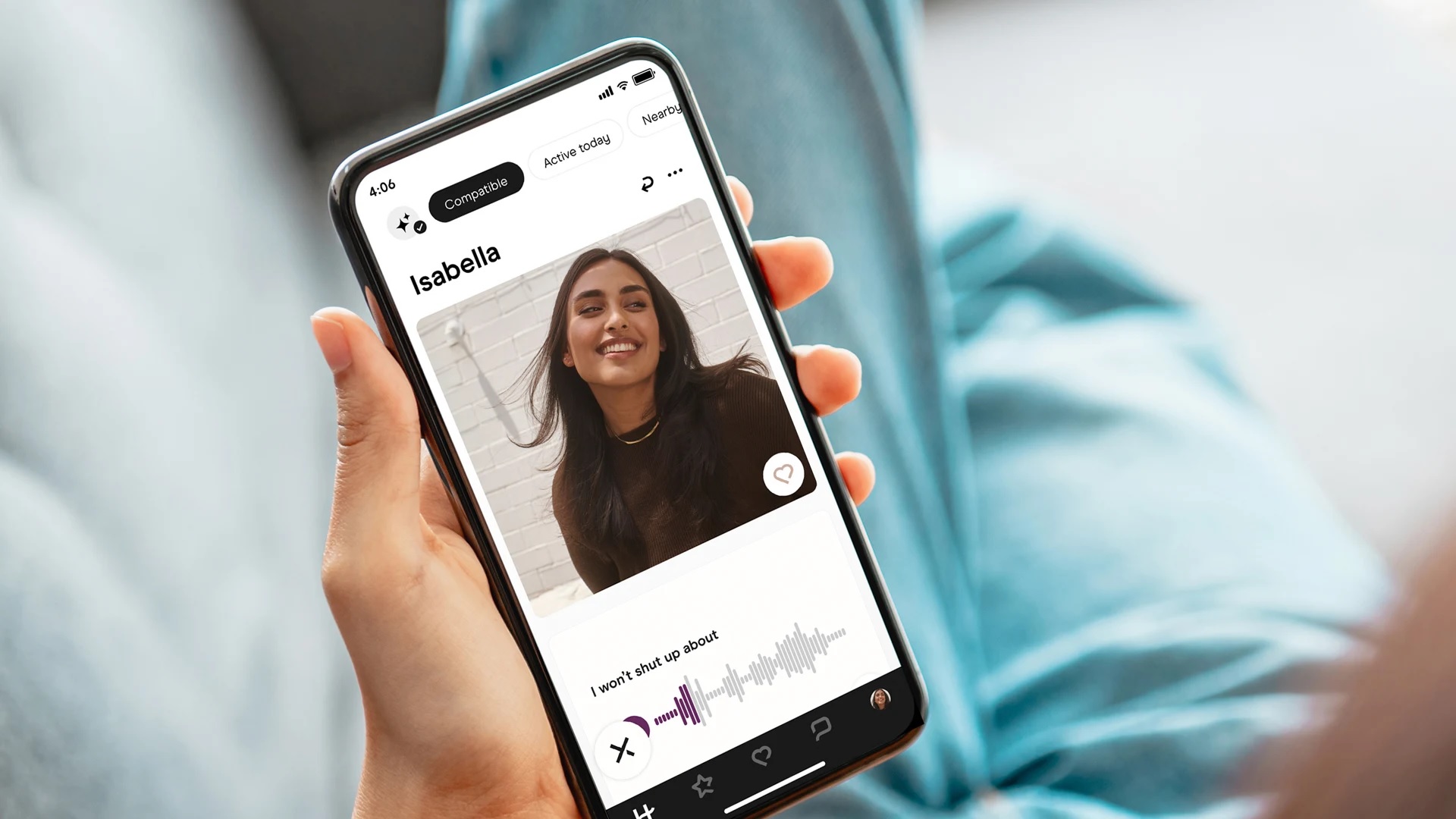 عکس دختر در اپ Hinge موبایل